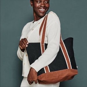 Summersalt the Classic Carry-It-All Tote in Sea Urchin & Praline